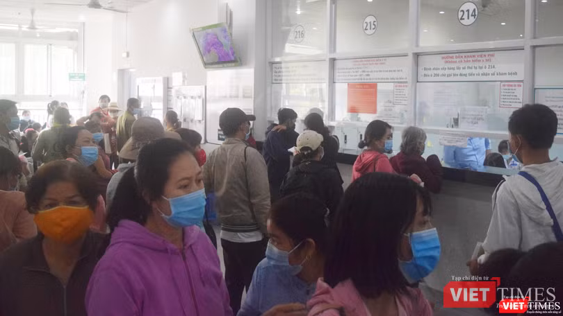 Nhu cầu khám chữa bệnh BHYT rất cao (Ảnh: Hoà Bình) Nhu cầu khám chữa bệnh BHYT rất cao (Ảnh: Hoà Bình)