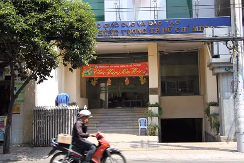 Trụ sở Đại học Hùng Vương TPHCM trên đường Nguyễn Trãi, quận 5, TP HCM. Ảnh:Mạnh Tùng Trụ sở Đại học Hùng Vương TPHCM trên đường Nguyễn Trãi, quận 5, TP HCM. Ảnh:Mạnh Tùng