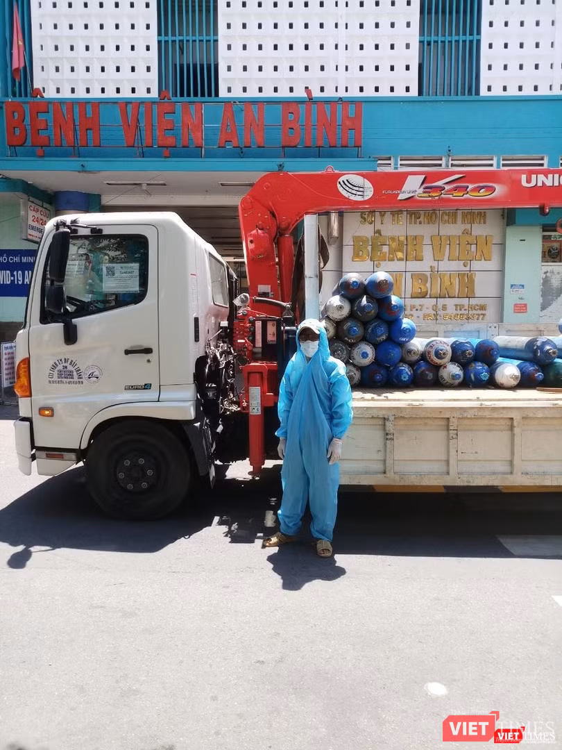 Mỗi bình oxy được trao đi sẽ trao tặng sự sống cho thêm nhiều bệnh nhân Mỗi bình oxy được trao đi sẽ trao tặng sự sống cho thêm nhiều bệnh nhân