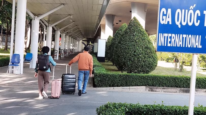 Ga quốc tế tại Cảng Hàng không Tân Sơn Nhất. Ảnh Hoà Bình