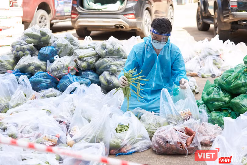 Những chuyến xe thực phẩm 0 đồng mang niềm vui đến cho người nghèo Những chuyến xe thực phẩm 0 đồng mang niềm vui đến cho người nghèo