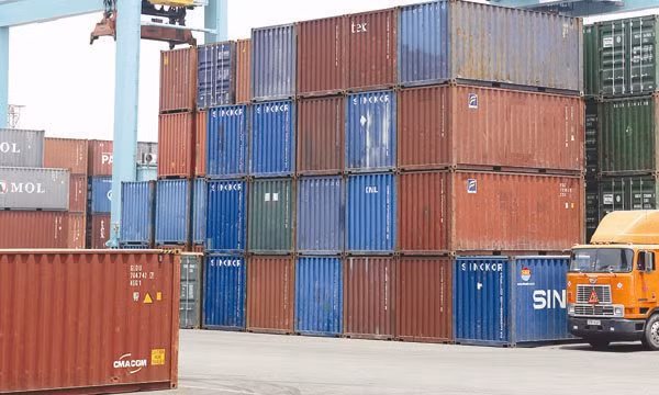  Có ai chở thuê cho chính mình? 