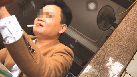 Thâm nhập lò gạch 'thổ phỉ': Thanh tra xây dựng đòi 250 triệu đồng 'bảo kê' Tham nhap lo gach 'tho phi': Thanh tra xay dung doi 250 trieu dong 'bao ke'