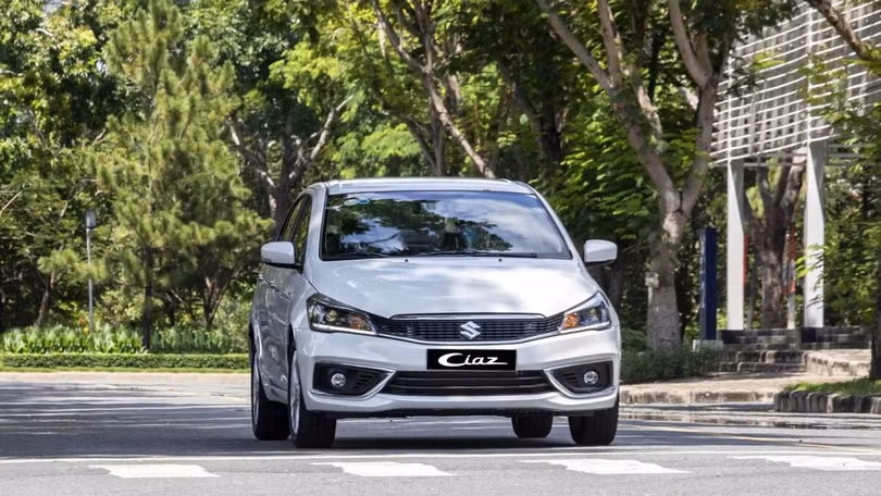 ciaz bạc.jpeg
