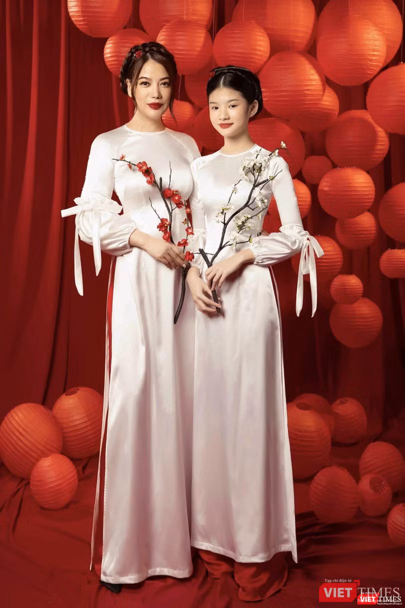 Trương Ngọc Ánh cùng chồng cũ là diễn viên, nhà sản xuất Trần Bảo Sơn đang tạo mọi điều kiện để con gái được phát triển tự nhiên