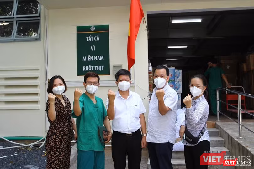 Tất cả vì miền Nam ruột thịt, gần 20 ngàn y bác sĩ ở các tỉnh phía Bắc đã vào hỗ trợ tâm dịch TP.HCM Tất cả vì miền Nam ruột thịt, gần 20 ngàn y bác sĩ ở các tỉnh phía Bắc đã vào hỗ trợ tâm dịch TP.HCM