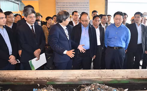 Văn phòng Chính phủ vừa ra thông báo kết luận của Thủ tướng Nguyễn Xuân Phúc tại buổi thăm và làm việc tại Nhà máy điện rác - Công ty TNHH Thủy lực - Máy (Công ty HMC), khu công nghiệp Đồng Văn I, huyện Duy Tiên, tỉnh Hà Nam. Trong thông báo này, biểu dư