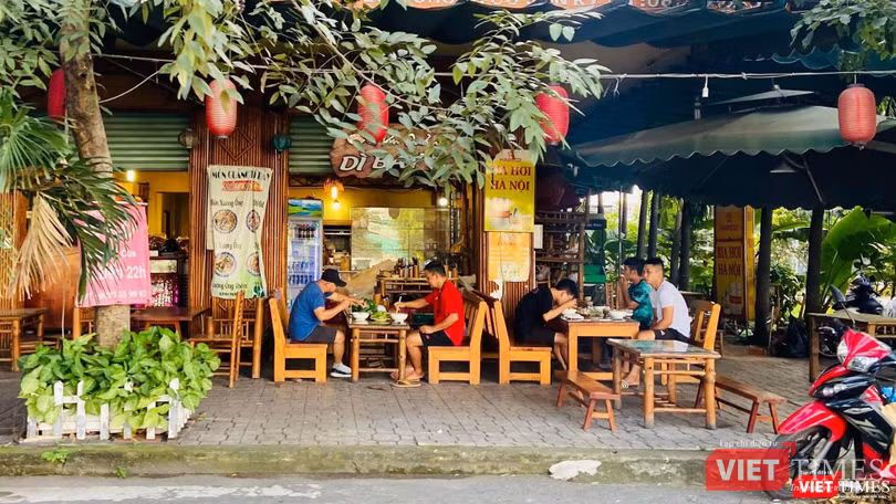Quán cà phê, nhà hàng có không gian ngoài trời chủ yếu tại các quận ngoại vi TP