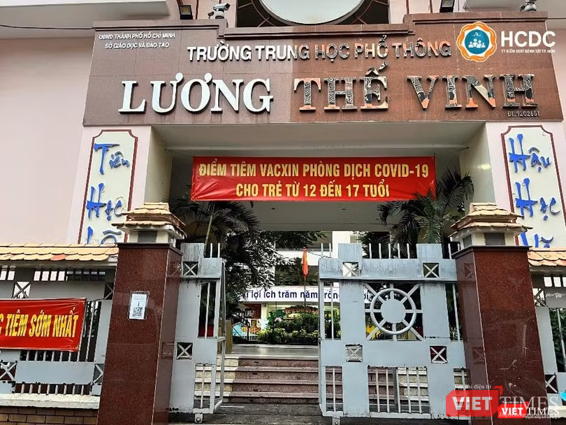 Điểm tiêm vaccine COVID-19 cho trẻ từ 12-17 tuổi tại TP.HCM. Ảnh: HCDC Điểm tiêm vaccine COVID-19 cho trẻ từ 12-17 tuổi tại TP.HCM. Ảnh: HCDC