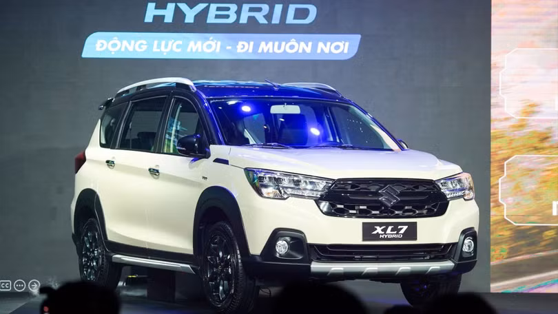 XL7 hybird 2024.jpg