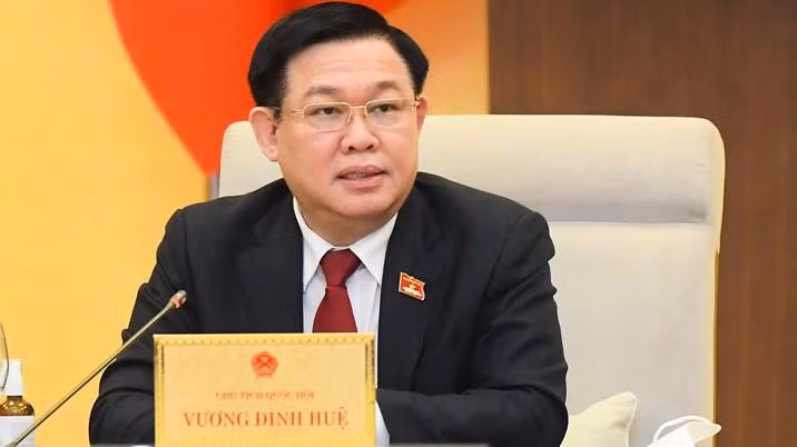 Chủ tịch Quốc hội Vương Đình Huệ cảnh báo tình trạng sốt đất, chứng khoán tăng nóng khi thảo luận về gói kích thích kinh tế