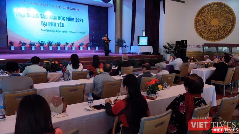 Khai mạc trại viết văn TP.HCM 2021 tại Phú Yên. Ảnh: Hoà Bình Khai mạc trại viết văn TP.HCM 2021 tại Phú Yên. Ảnh: Hoà Bình