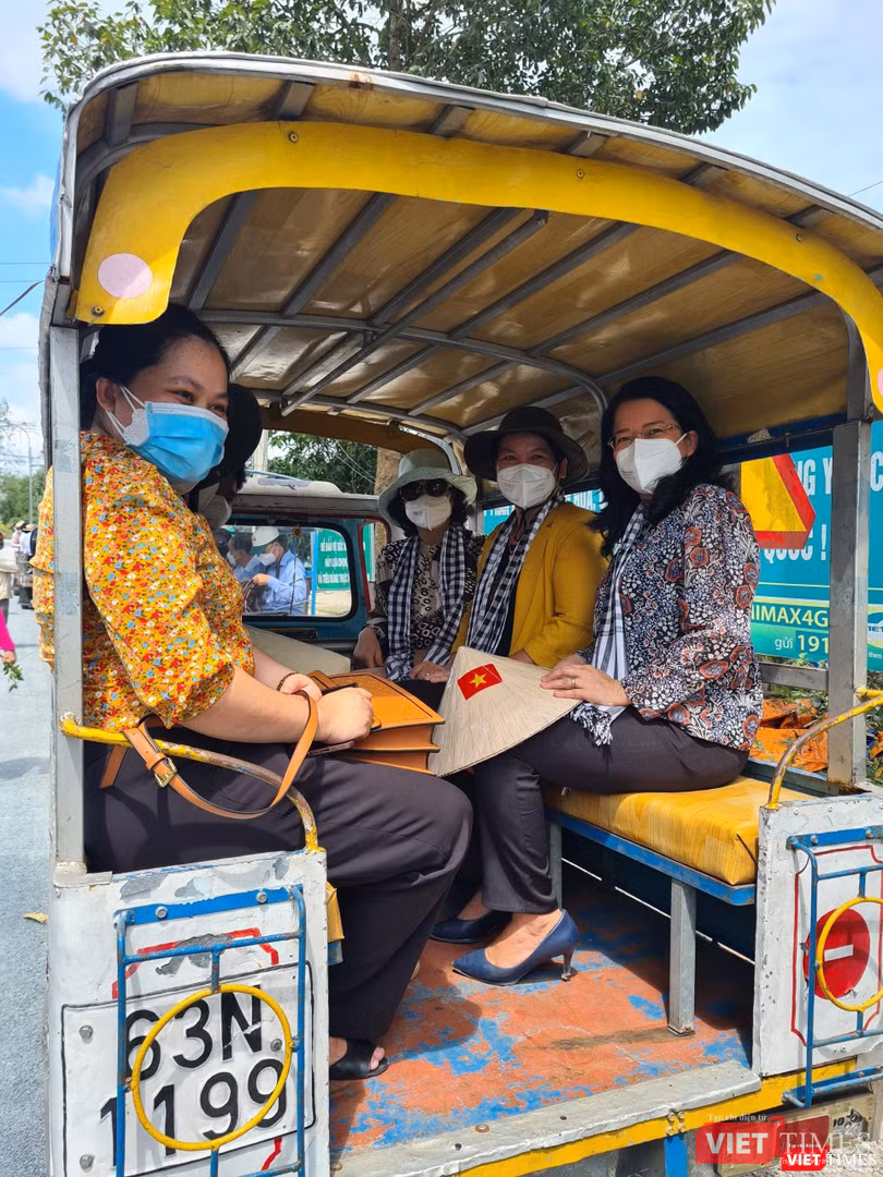 Du lịch Bến Tre đang là xu hướng có thể kết nối vì tỉnh này rất gần TP.HCM và đặc biệt nổi bật là vùng dừa phương Nam. Ảnh: SDL Du lịch Bến Tre đang là xu hướng có thể kết nối vì tỉnh này rất gần TP.HCM và đặc biệt nổi bật là vùng dừa phương Nam. Ảnh: SDL