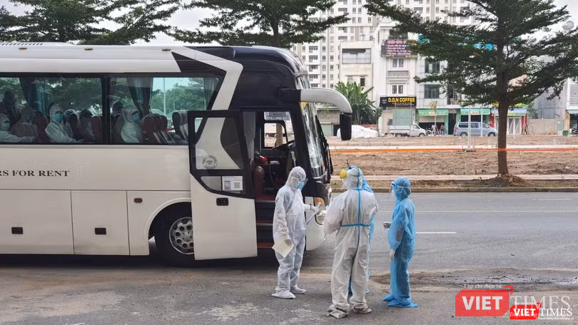 TP.HCM khuyến khích người dân tự xét nghiệm trước khi rời TP để đảm bảo an toàn TP.HCM khuyến khích người dân tự xét nghiệm trước khi rời TP để đảm bảo an toàn
