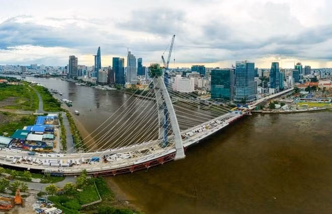 Cầu Thủ Thiêm 2 đã hoàn tất trước dịp lễ 30/4/2022 - Ảnh: Zing News