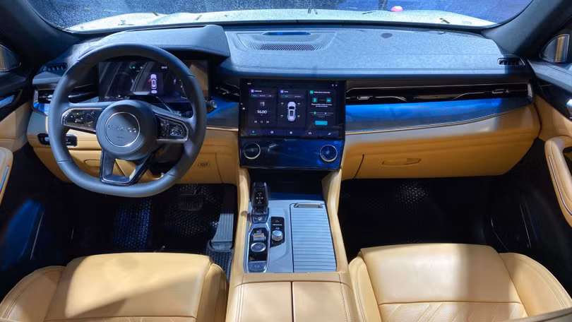 lynk-co-09-8-1702733085275185454.jpg