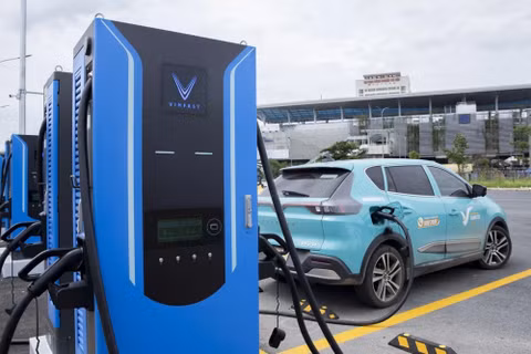 Quy chuẩn trạm sạc mới: VinFast có buộc phải cho xe hãng khác dùng chung?