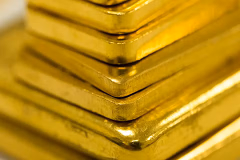 Giá vàng thế giới sáng 8/10 giảm xuống 4.113 USD/ounce, thấp hơn khoảng 55 USD/ounce so với sáng 7/10. Ảnh: Bloomberg.