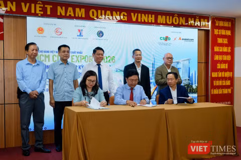 Trung tâm Hỗ trợ Kỹ thuật và Phát triển bền vững (CSED) phối hợp với Arobid hỗ trợ 150 gian hàng số cơ bản cho doanh nghiệp tham gia hội chợ. Ảnh: T.T. 