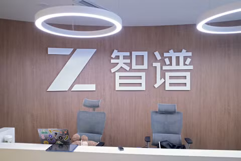 Binance đang điều tra nghi vấn bị tấn công mạng, khiến hơn 2,5 tỷ USD tiền mã hóa bị phong tỏa. Ảnh: Reuters.