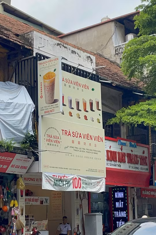 Tuyến phố Hà Nội bất ngờ thành “thủ phủ” trà sữa giá 7.000-15.000 đồng