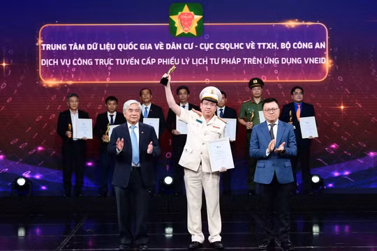 Giải thưởng Chuyển đổi số Việt Nam đã trở thành diễn đàn uy tín tôn vinh những mô hình, giải pháp chuyển đổi số hiệu quả, góp phần lan tỏa các sáng kiến có giá trị thực tiễn.