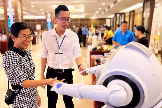 Robot và các công nghệ mới đang mở rộng khả năng ứng dụng, góp phần thúc đẩy đổi mới sáng tạo. Ảnh: Bộ KHCN.