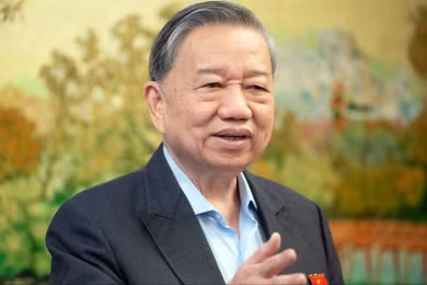 Nhà báo