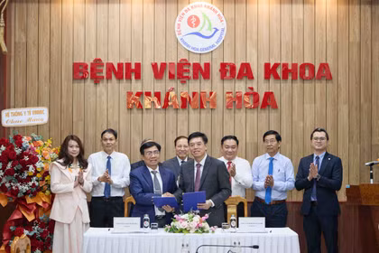 Hệ thống Y tế Vinmec ký kết bản ghi nhớ hợp tác chuyển giao kỹ thuật y tế chuyên sâu với Bệnh viện Đa khoa Khánh Hòa.