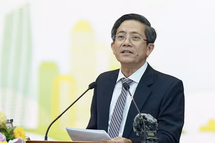 Ông Trần Nam Hưng, Phó Chủ tịch UBND TP Đà Nẵng phát biểu chào mừng Hội thảo Thúc đẩy chuyển đổi xanh hướng tới thành phố sinh thái và thông minh diễn ra sáng 21/4.