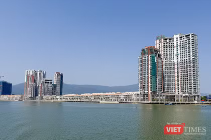 Một góc đô thị ven sông Hàn, TP Đà Nẵng.