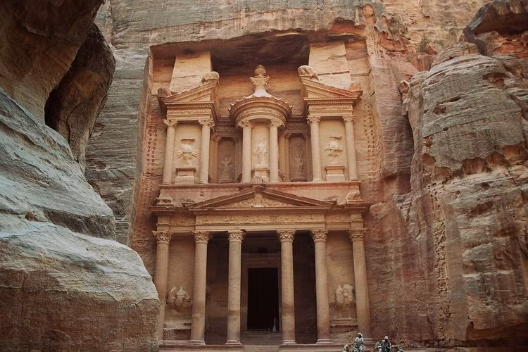 Một công trình tại Petra Một công trình tại Petra