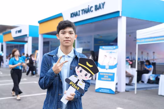 Vietnam Airlines tổ chức thành công Ngày hội việc làm 2025 lần đầu tiên
