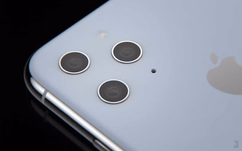 Chụp ảnh với 3 camera sau từ iPhone 11 - Ảnh: Internet