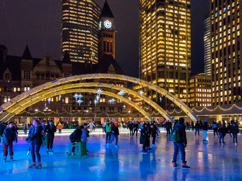 Trượt băng ở Toronto, thủ đô của Ontario, Canada. Ảnh: Shutterstock. Trượt băng ở Toronto, thủ đô của Ontario, Canada. Ảnh: Shutterstock.
