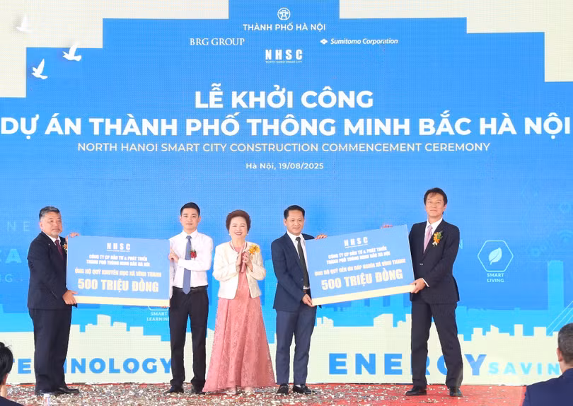 06 Công ty Cổ phần Đầu tư Phát triển Thành phố Thông minh Bắc Hà Nội trao 1 tỷ đồng ủng hộ hoạt động An sinh – Xã hội của xã Vĩnh Thanh.JPG