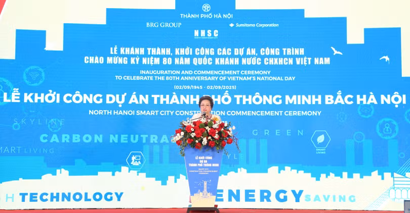 03 Madame Nguyễn Thị Nga, Chủ tịch Tập đoàn BRG, Phó Chủ tịch kiêm Tổng Giám đốc Công ty Thành phố Thông minh Bắc Hà Nội phát biểu tại sự kiện.JPG