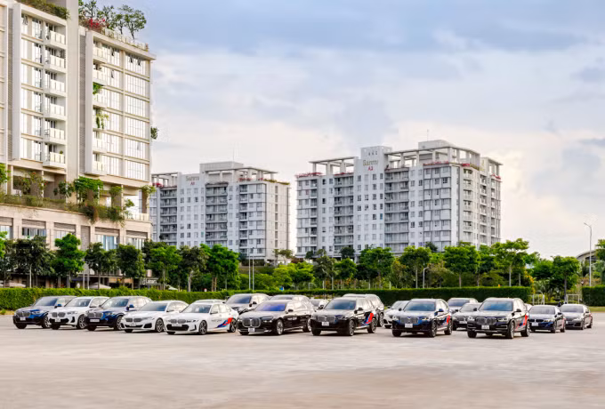 Dàn xe BMW phục vụ vận chuyển nghệ sĩ tham dự sự kiện