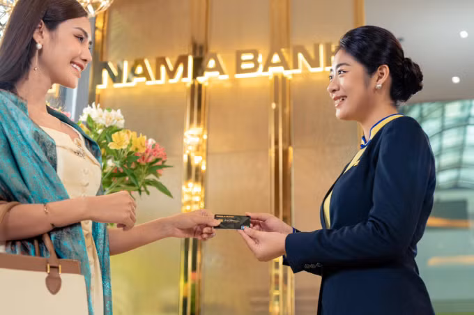 Chủ thẻ tín dụng Nam A Bank sở hữu nhiều đặc quyền ưu đãi.