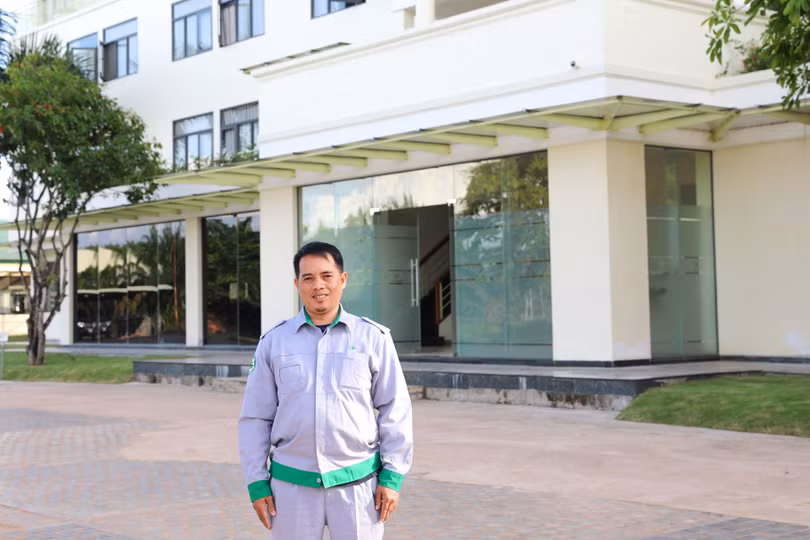 Ông Jethro Alenabon – Trưởng phòng Kỹ thuật Sơ chế đóng gói, tại KLH HAGL AGRICO Lào