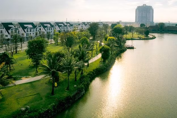 Eco Central Park có 50ha là diện tích cây xanh, mặt nước