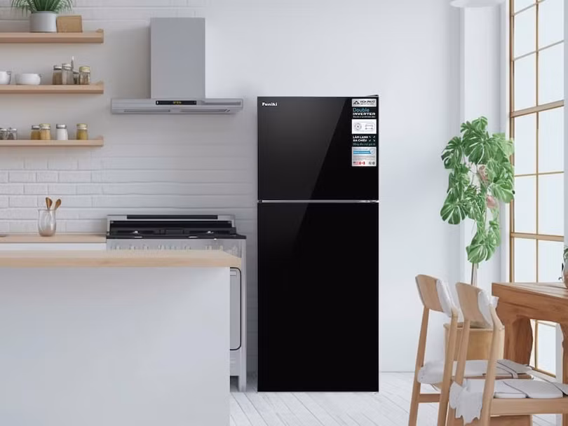 Tủ lạnh Funiki với thiết kế mặt kính cường lực hiện đại, thẩm mỹ