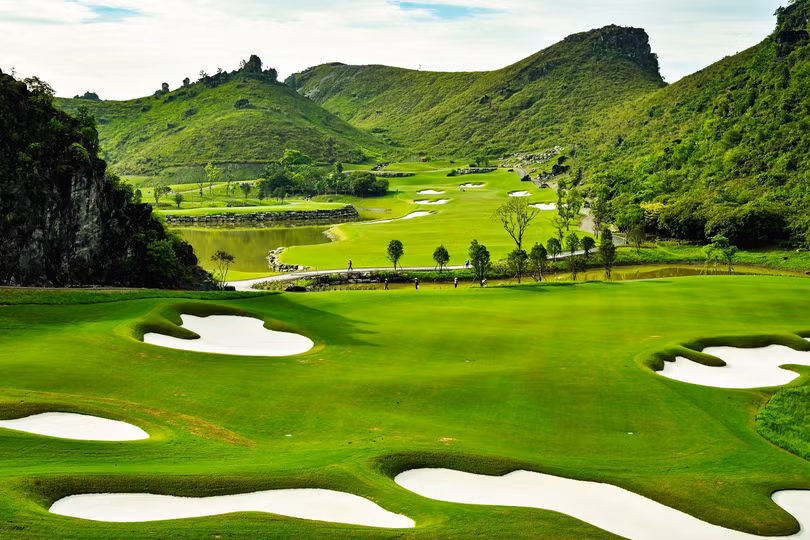 05 Legend Valley Country Club Hole 5.jpg