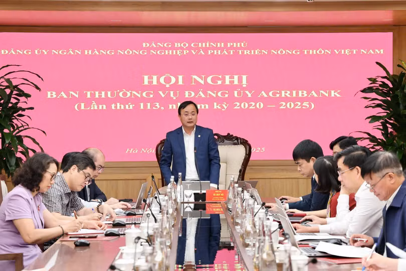 Ảnh 3 - Đảng ủy, Hội đồng Thành viên, Ban Điều hành Agribank xác định, phát triển khoa học công nghệ, đổi mới sáng tạo, chuyển đổi số là đột phá quan trọng hàng đầu trong chiến.jpg