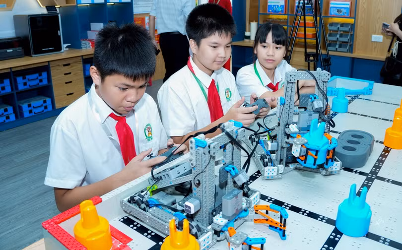 Việc phát triển hệ thống phòng thực hành STEM góp phần hình thành thế hệ học sinh làm chủ công nghệ, tư duy đổi mới sáng tạo