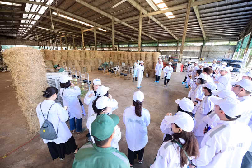 Farm tour VBCSD - 08.JPG
