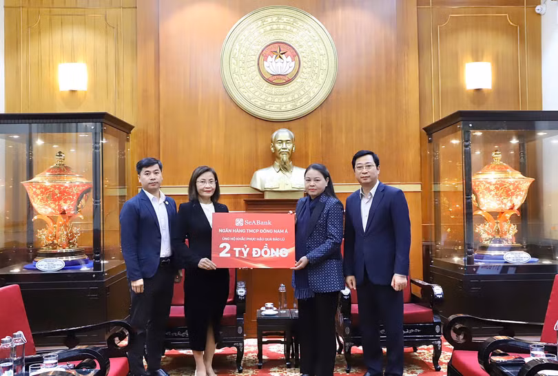 02 Tập đoàn BRG và Ngân hàng SeABank trao 5 tỷ đồng ủng hộ đồng bào khắc phục hậu quả thiên tai (1).jpeg