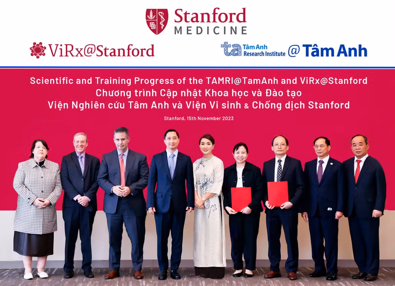 Viện Nghiên cứu Tâm Anh, Hệ thống BVĐK Tâm Anh và Viện Nghiên cứu Vi sinh và Chống dịch của Đại học Stanford trong lễ công bố hợp tác về đào tạo xét nghiệm viêm gan D vào ngày 15_11_2023.png