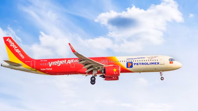 Tau bay Vietjet (2).jpg