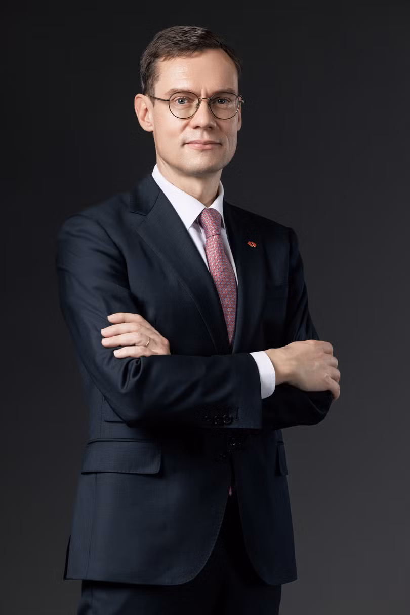 MR Alex Macaire.jpg